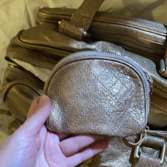 Andrew Marc bronze metallic tote bag nwt - Picture 11 of 11